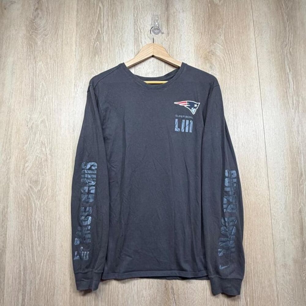 Nike Men's Black and Grey T-shirt